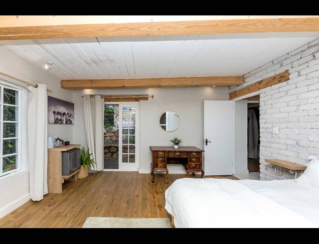 4 BEDROOM FREESTANDING TO LET IN OVERKLOOF